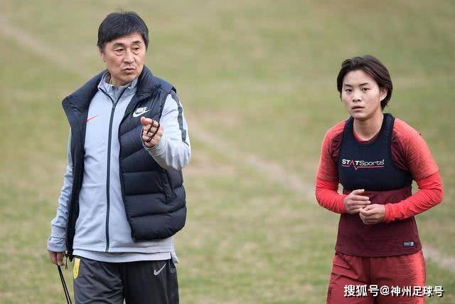 卡利亚里主席谈马尔蒂尼醉驾事件及球队现状